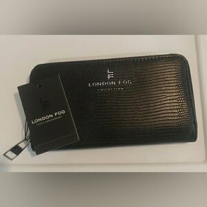 NWT London Fog Wallet single zip Textured Black Clutch